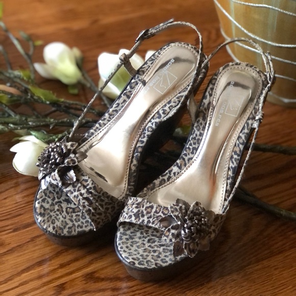 Sonho dos Pés Cheetah Platform Sandals - Picture 3 of 16